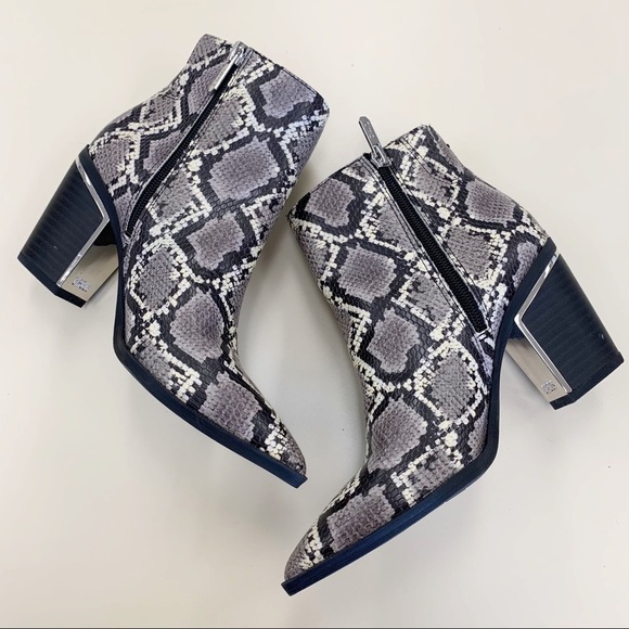 Circus Sam Edelman Womens Snake Print Textured Point Toe Side Zip Heeled Booties - Picture 4 of 13